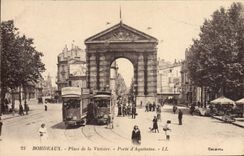 CPA Tramway Train Bordeaux place de la Victoire Porte d'Aquitaine 