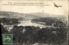 CPA Avion Aviation Aeroplane evoluant au dessus de la Seine le pont de Sevres Boulogne St Cloud et le Mont Valerien