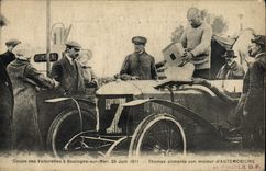 CPA Automobile Coupe des voiturettes a Boulogne sur Mer 25 juin 1911 Thomas alimente son moteur d'Automobiline 