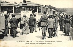 CPA Les Autobus Scemia au moment du depart des touristes pour la visite des champs de bataille Militaria 