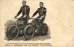 CPA The Sckramson's troupe Createurs de la ronde infernale a motocyclette Cercle de la mort Pneus Michelin
