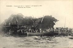 CPA Bateau Guerre Catastrophe du cuirasse Liberte 25 septembre 1911 Toulon Recherche des victimes