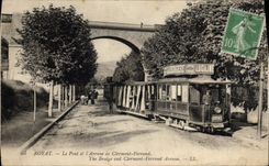 CPA Tramway Train Royat Le pont et l'avenue de Clermont Ferrand 