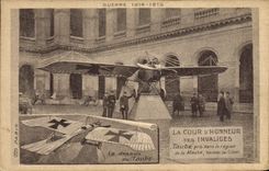 CPA Aviation Avion Paris Cour d'honneur des Invalides Taube pris dans la region de la Meuse 