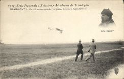 CPA Aviation Avion Ecole nationale d'aviation Aerodrome de Bron Lyon Beaumont traverse la ligne d'arrivee