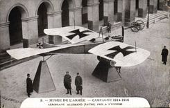 VINTAGE POSTCARD Aviation Plane museum of the army German Airplane taken with the enemy