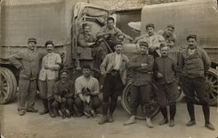 CARTE PHOTO Camion Militaria Chien Chiens 