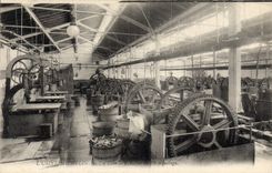 CPA Automobile Usine Michelin Clermont Ferrand Un coin de l'atelier de dechiquetage