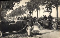 CPA Moto Escadron motocycliste Militaria