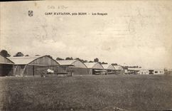CPA Avion Aviation Camp d'aviation pres Dijon Les hangars