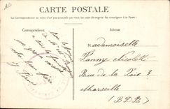 CPA Bateau Guerre Marine militaire francaise sur le pont de la Couronne Equipage au repos 