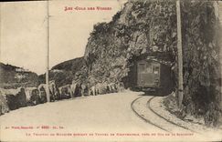 CPA Le Tramway de Munster sortant du tunnel de Krappenfels pres du col de la Schlucht Vosges 