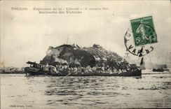 CPA Bateau Guerre Toulon Explosion de la Liberte Recherche des victimes 