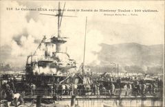 VINTAGE POSTCARD Bateau War armours It Iena exploding in the basin of Missiessy Toulon