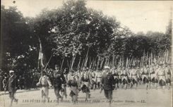 CPA Les fetes de la victoire 14 juillet 1919 Les fusilliers Marins Militaria