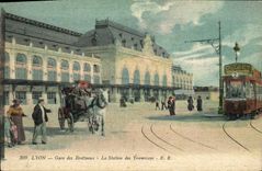 CPA Tramway Lyon Gare des Brotteaux La station des tramways Cheval Biscuits Olibet