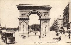 CPA Tramway Dijon La porte Guillaume Liqueur Benedictine