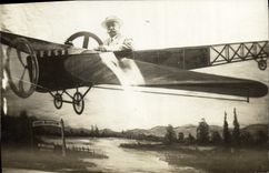 CPA Fantaisie Avion Aviation Homme Vichy Aviation