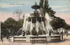 VINTAGE POSTCARD Troyes Argence Fountain