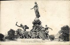 VINTAGE POSTCARD Paris the Triumph Of the Republic Places Nation