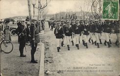 VINTAGE POSTCARD Boat the commander Mornet passing the review of the body of unloading