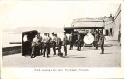 VINTAGE POSTCARD Bateau RGA Loading has 5in gun The citadel Plymouth