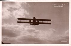 CPA Avion Aviation le rayon d'or dans les nuages Avion Liore et olivier 2 moteurs Renault Ligne Paris Londres