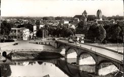 CPM Dax Le Pont Au Fond La Cathedrale