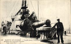 CPA Bateau de guerre Tourelle avant canons de 305 Artillerie des cuirasses d'escadre Type Jean Bart