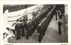 CPA Bateau de guerre HMS Calliope Riffle Drill