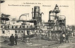 VINTAGE POSTCARD Warship Catastrophe of Iena Overall picture during the removal of the cadravres