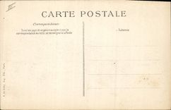 CPA Bateau de guerre Explosion de la Liberte Les epaves 