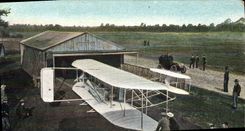CPA Avion Aviation Aeroplane Wilbur Wright La rentree au hangar apres un vol