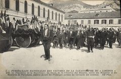 CPA Bateau de guerre Funerailles des victimes de la catastrophe du Liberte 