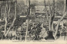 CPA Bateau de guerre Catastrophe du Iena Place d'armes Ceremonie religieuse 