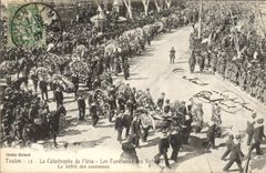 VINTAGE POSTCARD Warship Catastrophe of Iena funeral of the victory the procession of the crowns