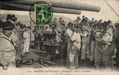 CPA Bateau de guerre Recreations a bord La danse