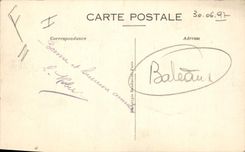 CPA Bateau de guerre Dunkerque Un sous marin dans le port 