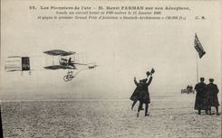 CPA Avion Aviation M Henri Farman sur son aeroplane 