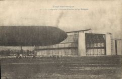 CPA Avion Aviation Zeppelin Dirigeable Toul Le dirigeable Adjudant Vincenot et les hangars