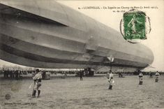 CPA Avion Aviation Zeppelin Dirigeable Luneville Un zeppelin au Champ de Mars vu de cote 
