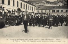 VINTAGE POSTCARD Boat Funeral of the victims of the terrible catastrophe of Freedom Fallieres President of the Republic