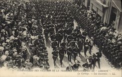 CPA Bateau Funerailles des victimes de la terrible catastrophe du Liberte Le cortege Les amiraux 
