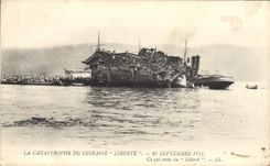 VINTAGE POSTCARD Bateau Funeral of the victims of the terrible catastrophe of Freedom What remains Freedom