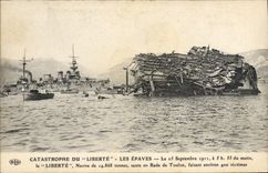 CPA Bateau Catastrophe du Liberte Les epaves