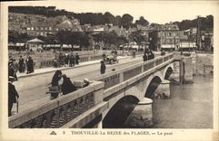 POSTAL Trouville de la VENDIMIA la reina de las playas el puente