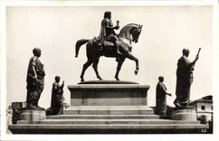 VINTAGE POSTCARD Ajaccio Monument of Napoleon and his quatres brothers by Barye