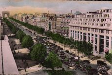 CPM Paris Avenue des Champs Elysees