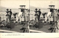 VINTAGE POSTCARD Bateau has edge of the warships furbishing has edge after the shooting