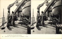 VINTAGE POSTCARD Bateau has edge of the warships Timoniers to the signals on an armor